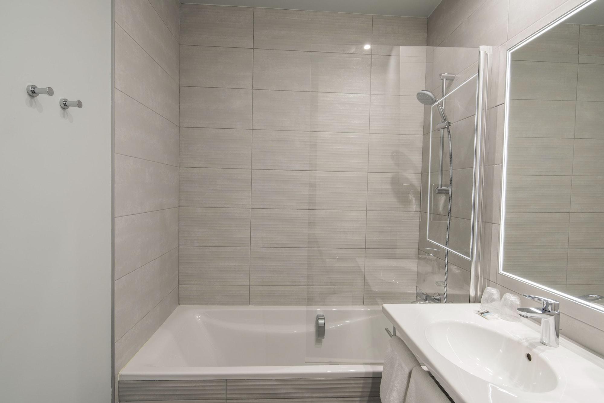 Mercure Paris Longchamp Hotel